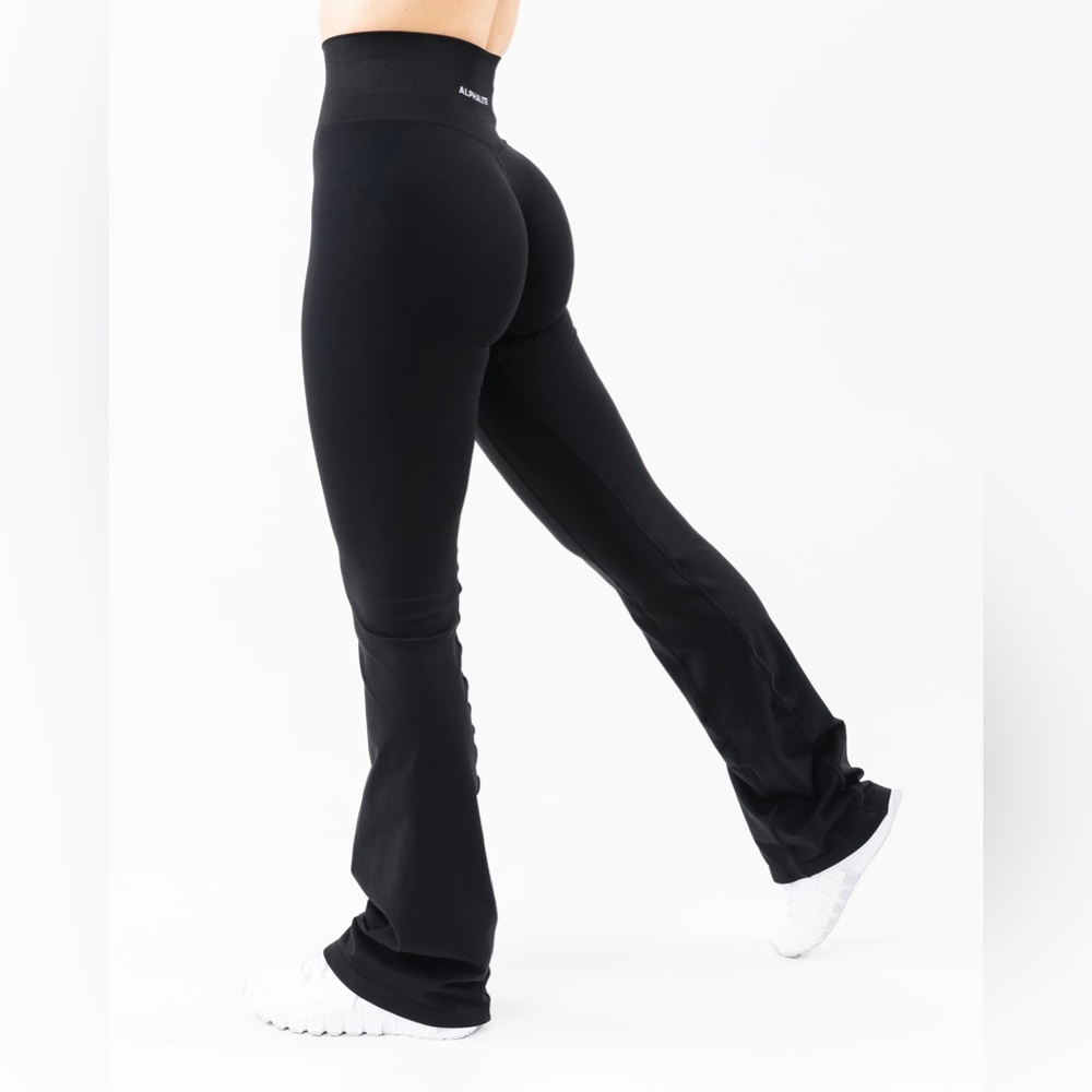 NWOT Alphalete Amplify Flare Leggings